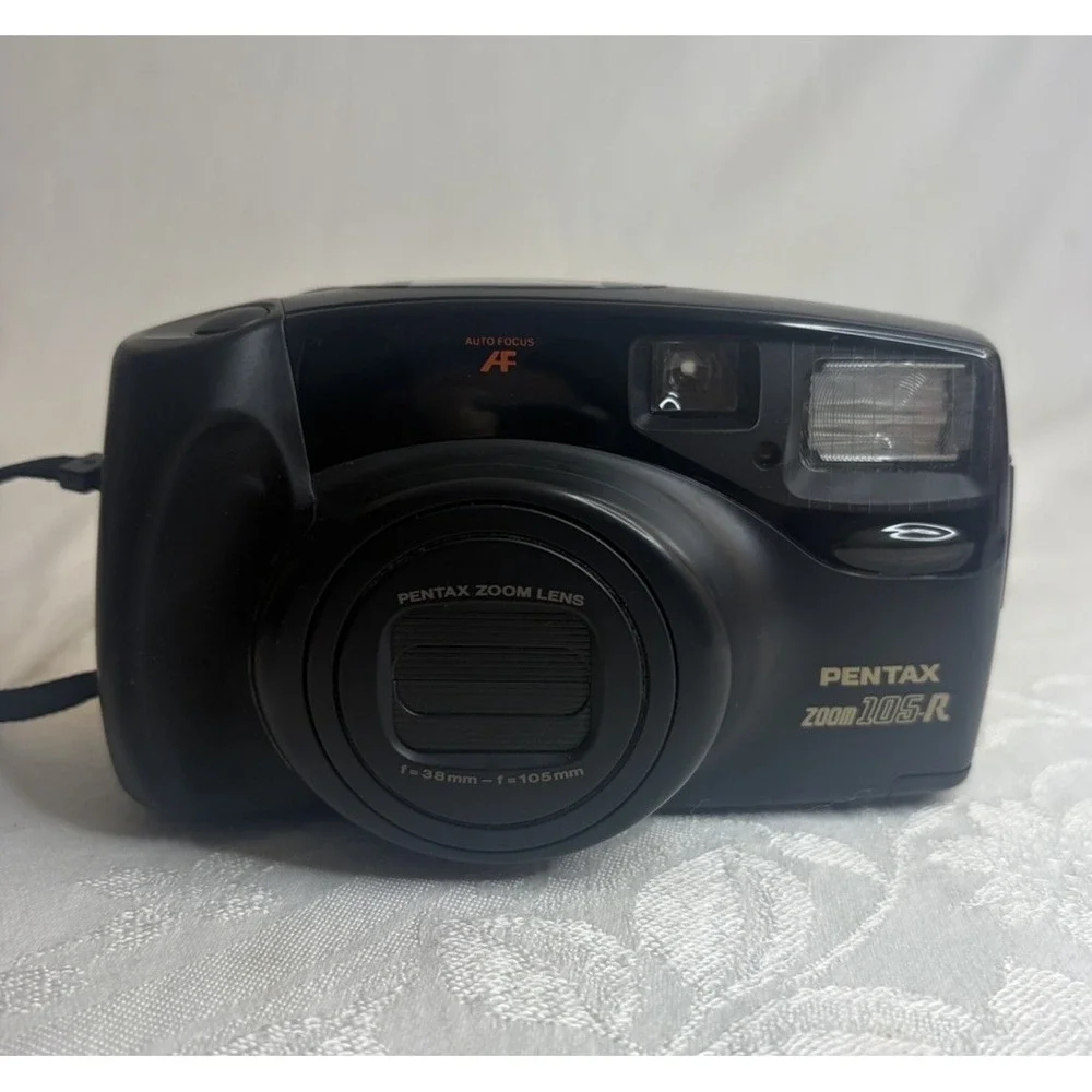 Pentax Zoom 105-R 38mm 105mm Film Camera w/ Strap Black UNTESTED TURNS ON